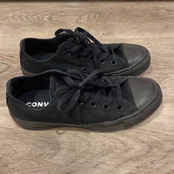 Converse - Picture 2 of 3